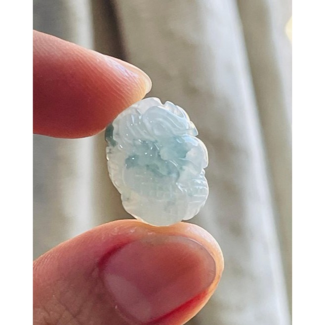 天然A貨緬甸玉 冰飄花手工360度環繞巧雕一條龍翡翠龍珠/頂珠 晶透起光感 靈動藍花點綴其中-細節圖8