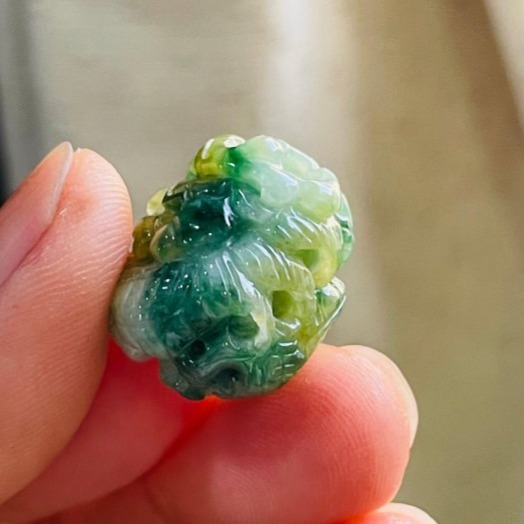 天然A貨緬甸玉 老坑黃加綠三彩手工無死角巧雕一條龍翡翠大龍珠 辣綠花 冰黃360度環繞全帶色 冰潤艷色16咪珠-細節圖3