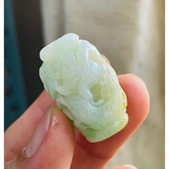 天然A貨緬甸玉 冰潤黃加綠三彩手工環繞巧雕一條龍翡翠大龍珠 起冰金黃巧龍首 鮮亮果綠增色-細節圖3