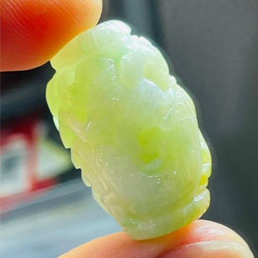 天然A貨緬甸玉 冰潤黃加綠三彩手工環繞巧雕一條龍翡翠大龍珠 起冰金黃巧龍首 鮮亮果綠增色-細節圖9