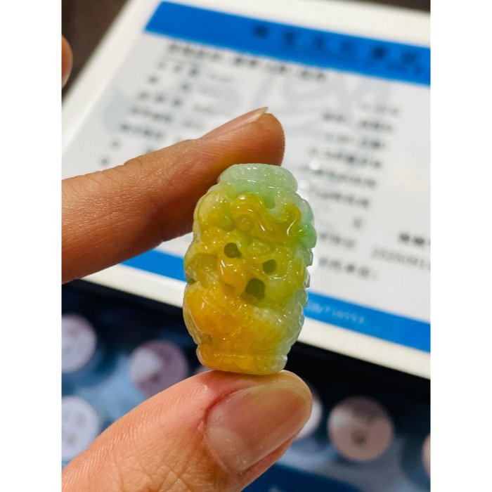 天然A貨緬甸玉 冰潤黃加綠三彩手工環繞巧雕一條龍翡翠大龍珠 起冰金黃巧龍首 鮮亮果綠增色-細節圖10