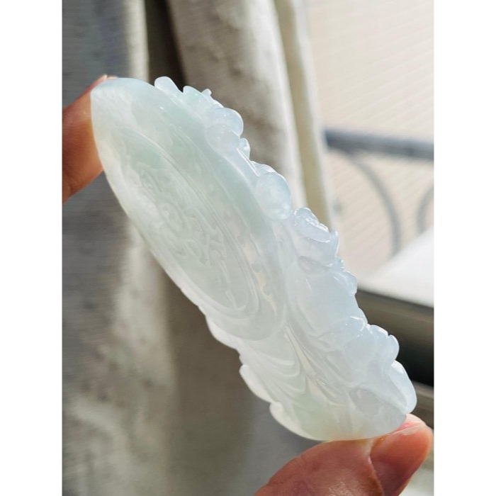 天然A貨緬甸玉 冰種藍綠精工雕白度母翡翠佛牌 晶潤滿底色 一抹冰綠點翠增彩 厚裝牌型 法像精開 腳掌開眼 附台證-細節圖5