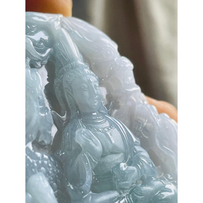 天然A貨緬甸玉 冰種藍綠雙面精工九龍寶珠觀音翡翠佛牌 晶透起光淡藍青底色 法像精開磨砂 附台證-細節圖2