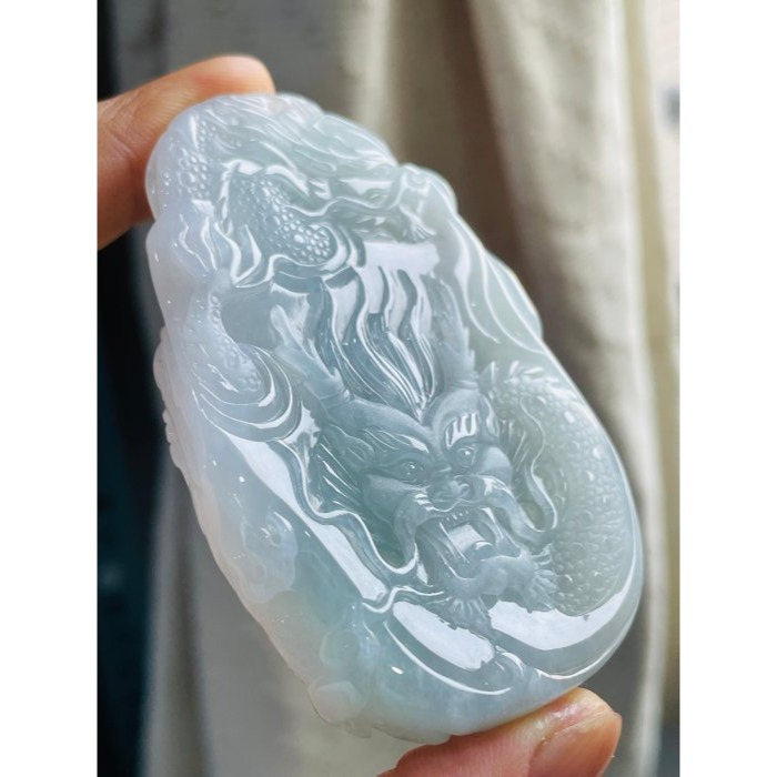 天然A貨緬甸玉 冰種藍綠雙面精工九龍寶珠觀音翡翠佛牌 晶透起光淡藍青底色 法像精開磨砂 附台證-細節圖4