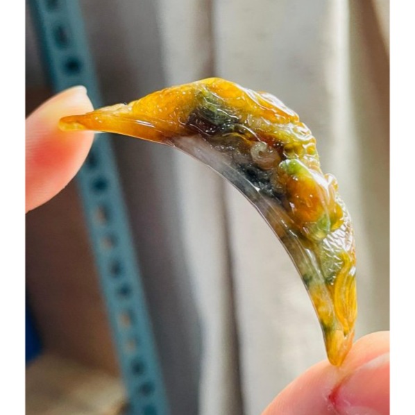 天然A貨緬甸玉 老坑蜜黃三彩手工精雕金龍護運翡翠手牌/手鍊 起冰老蜜蠟色 過渡滿滿綠藍花 油亮金光 附台証-細節圖3