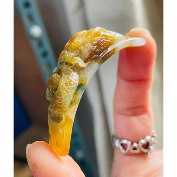 天然A貨緬甸玉 老坑蜜黃三彩手工精雕金龍護運翡翠手牌/手鍊 起冰老蜜蠟色 過渡滿滿綠藍花 油亮金光 附台証-細節圖4