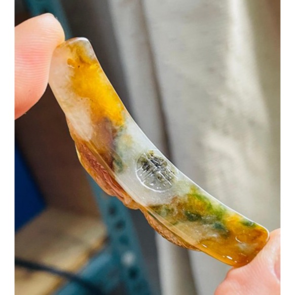 天然A貨緬甸玉 老坑蜜黃三彩手工精雕金龍護運翡翠手牌/手鍊 起冰老蜜蠟色 過渡滿滿綠藍花 油亮金光 附台証-細節圖6