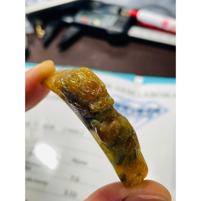 天然A貨緬甸玉 老坑蜜黃三彩手工精雕金龍護運翡翠手牌/手鍊 起冰老蜜蠟色 過渡滿滿綠藍花 油亮金光 附台証-細節圖9
