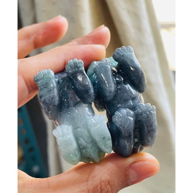 天然A貨緬甸玉 老坑烏雞綠全立體手工雕事事如意/獅子翡翠擺件(一對) 透光烏雞底俏陽綠 色辣黑綠分明-細節圖9