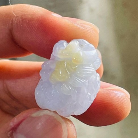 天然A貨緬甸玉 冰種白冰俏金360度環繞滿雕鴻運當頭一條龍翡翠大龍珠/頂珠 純冰晶瑩剔透 一抹冰黃畫龍點睛 霸氣16咪冰-細節圖4