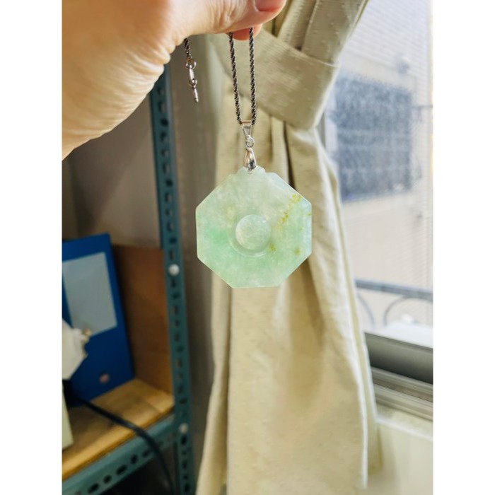 天然A貨緬甸玉 冰飄花藏金太極八卦翡翠玉墜 起冰透手 辣色陽綠絲 綠花 灑金 上身妥妥亮眼綠-細節圖8