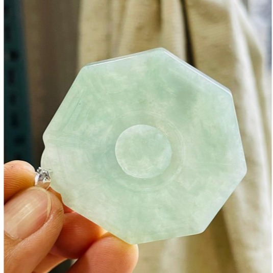 天然A貨緬甸玉 冰青綠太極八卦翡翠玉墜 起冰滿綠底色 幾抹藍絲點綴其中 晶透帶色好水頭冰八卦-細節圖6