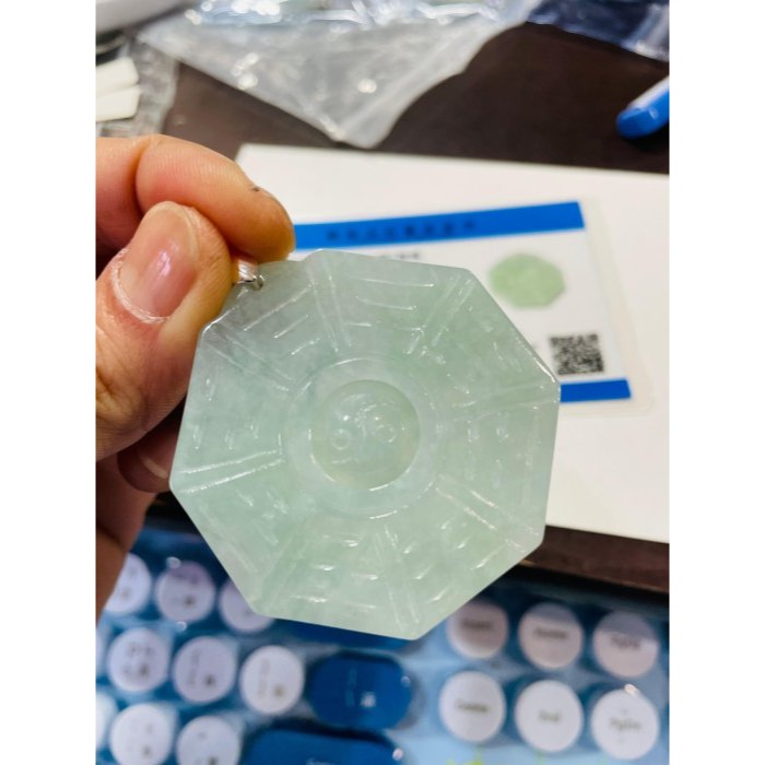 天然A貨緬甸玉 冰青綠太極八卦翡翠玉墜 起冰滿綠底色 幾抹藍絲點綴其中 晶透帶色好水頭冰八卦-細節圖10