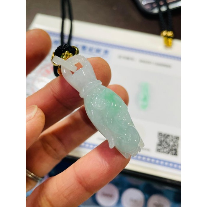 天然A貨緬甸玉 冰飄綠花手工雕掌上明珠翡翠玉墜 起光感膠潤底妝 陽綠花點綴 飽滿掌心優美佛手-細節圖9