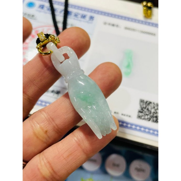 天然A貨緬甸玉 冰飄綠花手工雕掌上明珠翡翠玉墜 起光感膠潤底妝 陽綠花點綴 飽滿掌心優美佛手-細節圖10