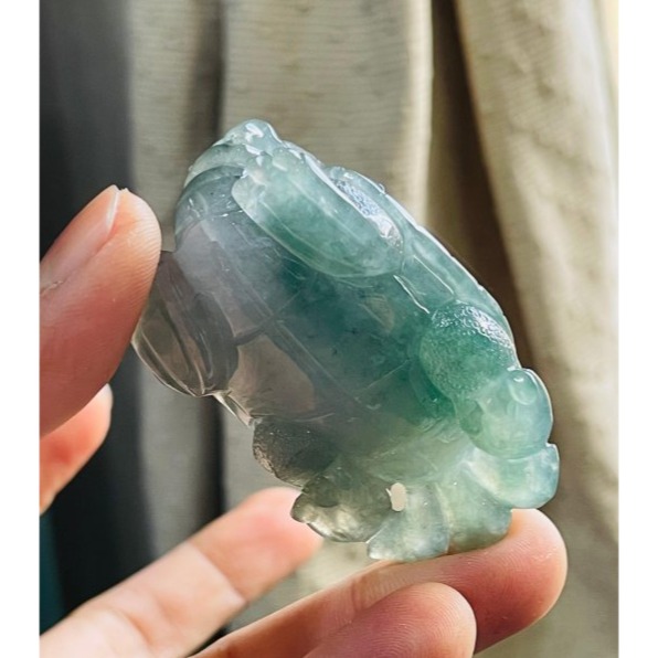 天然A貨緬甸玉 冰種湖綠手雕精工滿載而歸龍龜翡翠玉墜/擺件 冰透光感QQ果凍膠底 老坑帶綠冰料-細節圖8