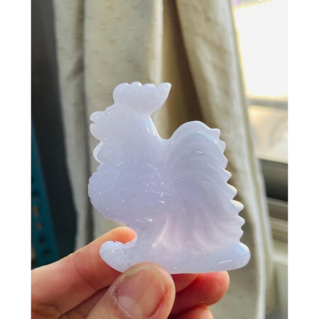 天然A貨緬甸玉 水潤櫻花紫全立體雕雄雞昂首/大吉大利翡翠擺件 過底滿色粉紫 細肉色滿 能見色-細節圖2