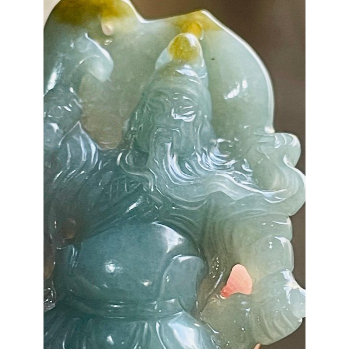 天然A貨緬甸玉 冰潤晴藍俏金鏤空雕雙刀關公翡翠玉墜 膠潤色滿 俏色精細透雕工藝 雙刀斬煞除障礙-細節圖2