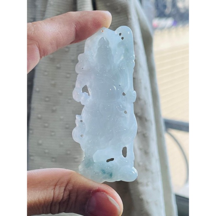 天然A貨緬甸玉 冰飄藍花鏤空透雕雙刀關公翡翠玉墜 冰清膠潤底妝 幾抹藍花添彩 雙刀定氣場化是非-細節圖8