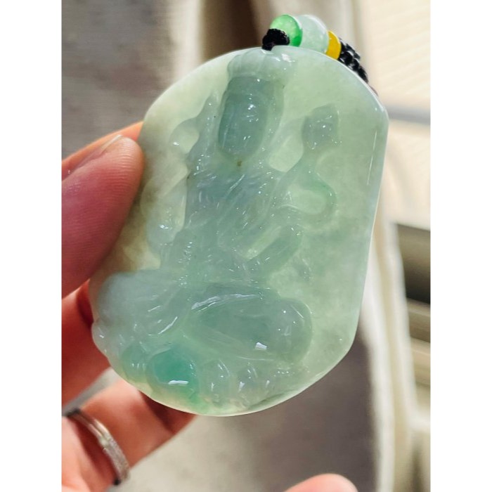 結緣價~天然A貨緬甸玉 果綠滿色大勢至菩薩翡翠佛牌 純色果綠色滿勻稱 俏一抹青綠 一刀切方正牌型-細節圖4