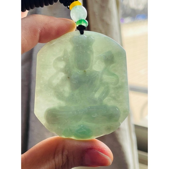 結緣價~天然A貨緬甸玉 果綠滿色大勢至菩薩翡翠佛牌 純色果綠色滿勻稱 俏一抹青綠 一刀切方正牌型-細節圖8