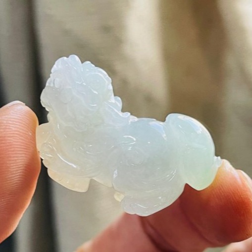 天然A貨緬甸玉 辣白底青手工精雕財路雙開有求必應貔貅翡翠擺件(一對)  冰潤白綠交融 色辣工精 一柔一陽左招財右守宅-細節圖7