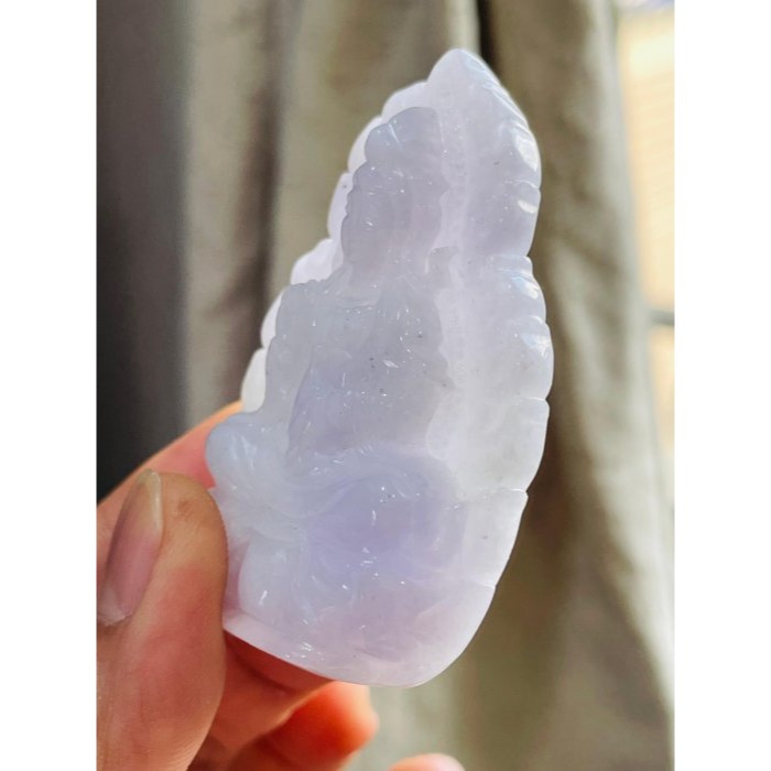 天然A貨緬甸玉 細潤粉紫火焰雕工淨瓶觀音翡翠佛牌 細肉滿色淡紫底色 紫中透淡綠 雕工立體完美一刀切牌形-細節圖4