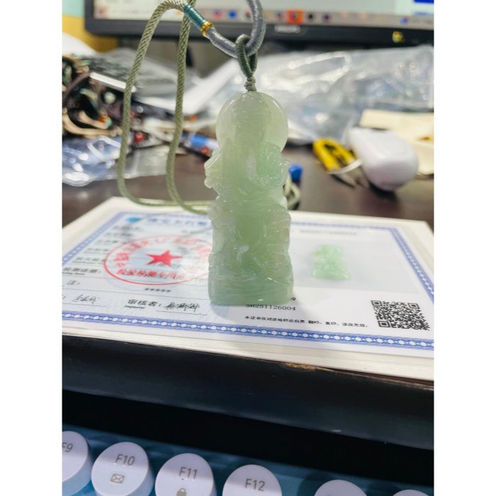 天然A貨緬甸玉 冰潤晴綠立體雕玄天上帝翡翠玉墜 起冰透光滿綠底色 有色帶水頭 工藝立體法像清晰-細節圖9