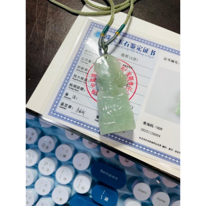 天然A貨緬甸玉 冰潤晴綠立體雕玄天上帝翡翠玉墜 起冰透光滿綠底色 有色帶水頭 工藝立體法像清晰-細節圖10