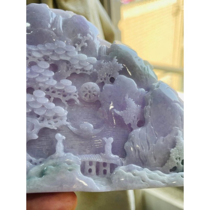 天然A貨緬甸玉 冰潤亮紫俏綠手工雙面精雕奼紫嫣紅翡翠山水擺件 過底粉紫青山綠水點綴 色濃聚色不失色 厚庄內外景交錯層次分-細節圖6