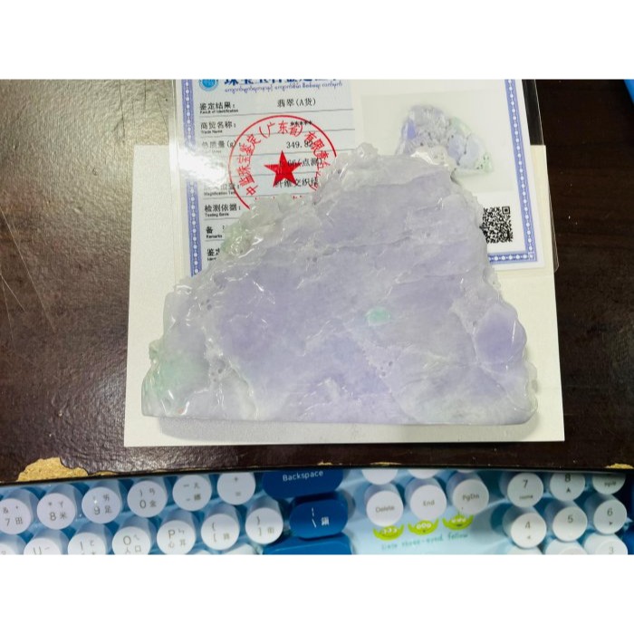 天然A貨緬甸玉 冰潤亮紫俏綠手工雙面精雕奼紫嫣紅翡翠山水擺件 過底粉紫青山綠水點綴 色濃聚色不失色 厚庄內外景交錯層次分-細節圖11