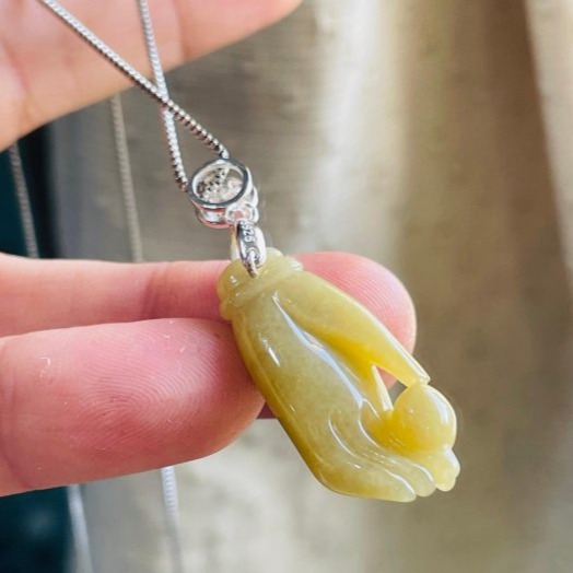 天然A貨緬甸玉 冰潤梨黃手工雕佛手/掌上明珠翡翠玉墜 起冰溫潤光滑 色滿勻稱-細節圖2