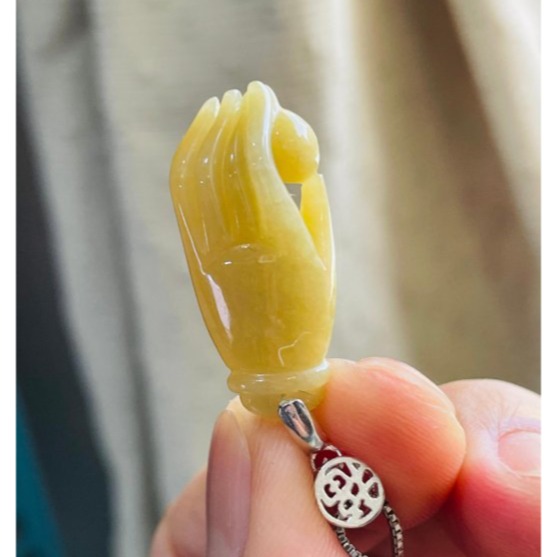 天然A貨緬甸玉 冰潤梨黃手工雕佛手/掌上明珠翡翠玉墜 起冰溫潤光滑 色滿勻稱-細節圖3