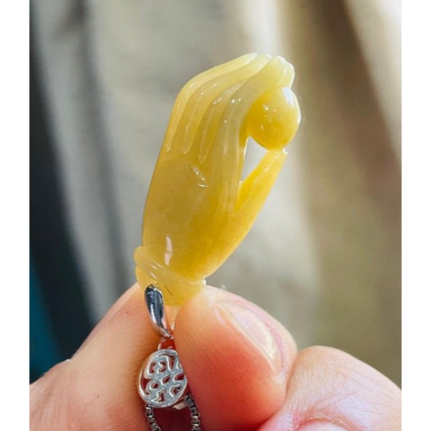 天然A貨緬甸玉 冰潤梨黃手工雕佛手/掌上明珠翡翠玉墜 起冰溫潤光滑 色滿勻稱-細節圖6