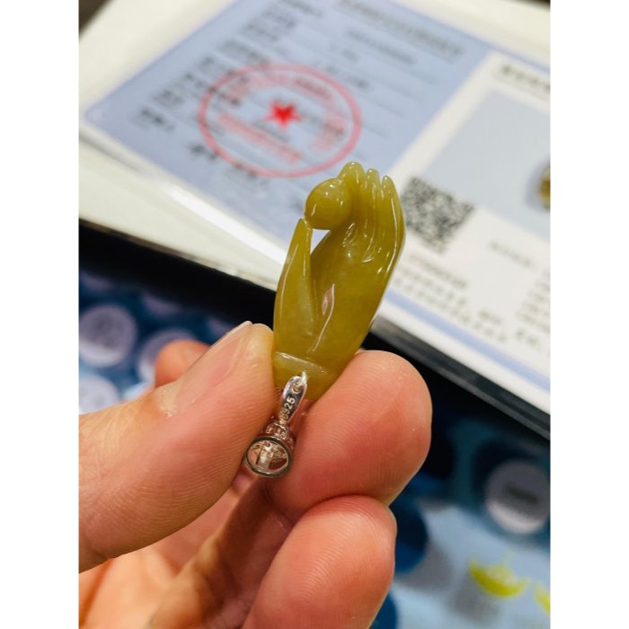 天然A貨緬甸玉 冰潤梨黃手工雕佛手/掌上明珠翡翠玉墜 起冰溫潤光滑 色滿勻稱-細節圖10
