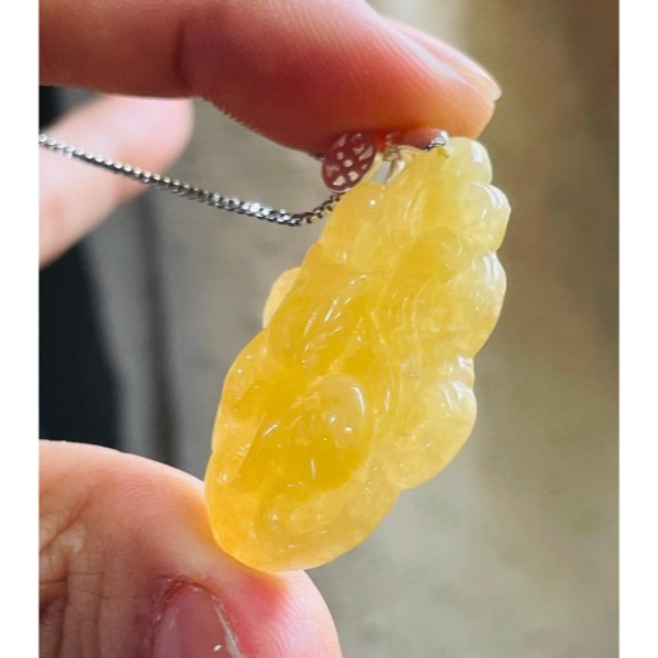 天然A貨緬甸玉 溫潤橙黃滿色黃金九尾狐狸翡翠玉墜 色滿勻稱 油亮成色飽和 不大配帶無壓力-細節圖4