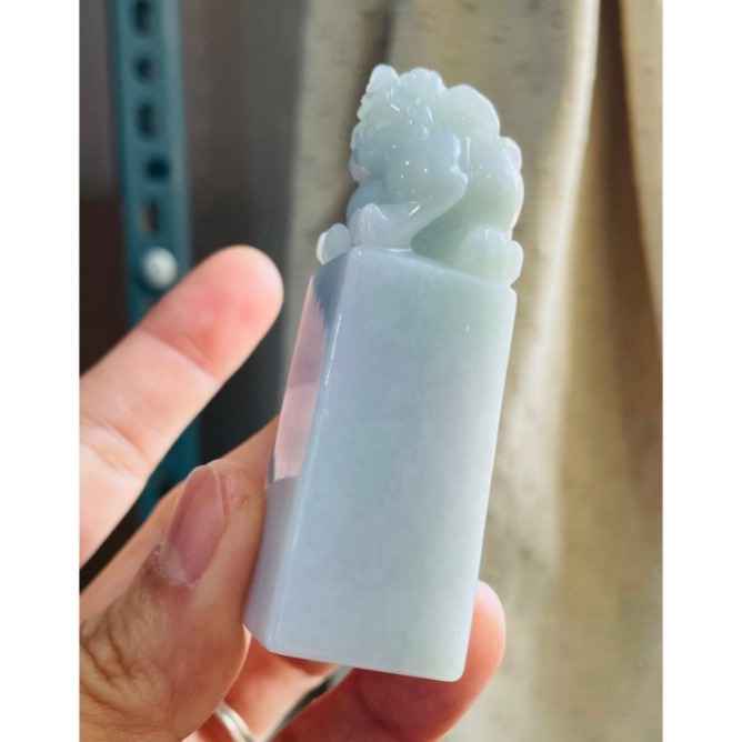 天然A貨緬甸玉 細潤淡綠手工雕招財貔貅翡翠印章/正方印/私章 細肉無晶體 帶色色滿勻稱 2.1公分大印體-細節圖3