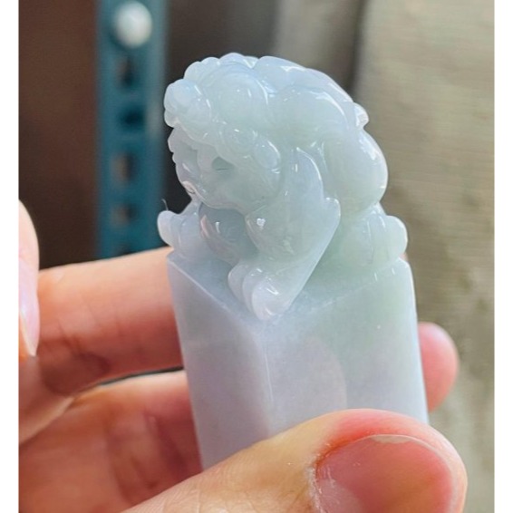 天然A貨緬甸玉 細潤淡綠手工雕招財貔貅翡翠印章/正方印/私章 細肉無晶體 帶色色滿勻稱 2.1公分大印體-細節圖5