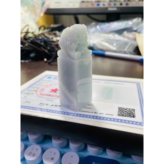 天然A貨緬甸玉 細潤淡綠手工雕招財貔貅翡翠印章/正方印/私章 細肉無晶體 帶色色滿勻稱 2.1公分大印體-細節圖9