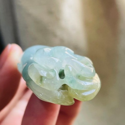 天然A貨緬甸玉 老坑藍綠俏梨黃雙彩手工透雕福祿瓜翡翠玉墜 冰帶膠感底妝 色滿不露白 鏤空立體飽滿佛手瓜-細節圖7