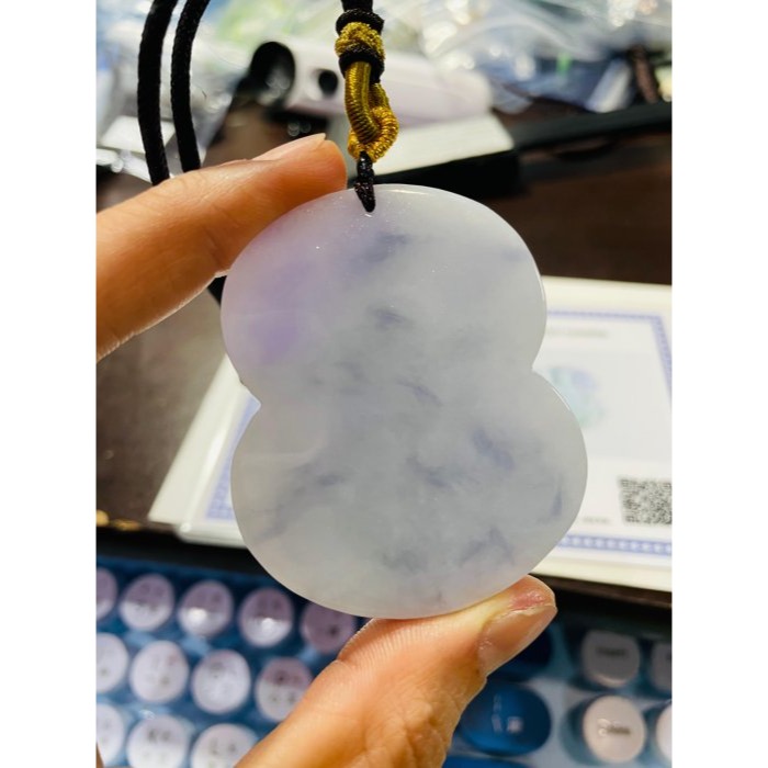 天然A貨緬甸玉 冰潤亮春彩帶飄花地藏王菩薩翡翠佛牌 粉嫩紫綠滿底色 滿滿紫飄花添彩 完美一刀切透手影-細節圖10