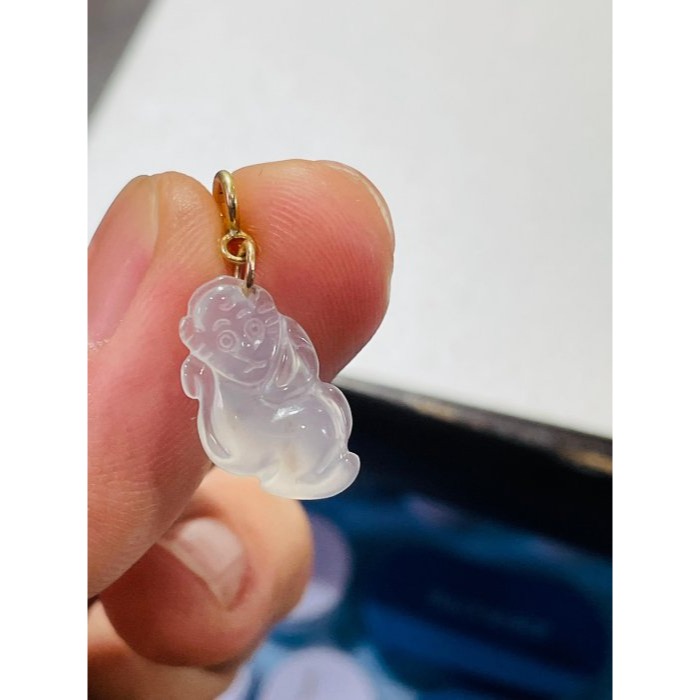 天然A貨緬甸玉 放光 冰玻種白月光手工巧雕猴采頭翡翠隨意扣小玉墜 泛光晶透全透字-細節圖10