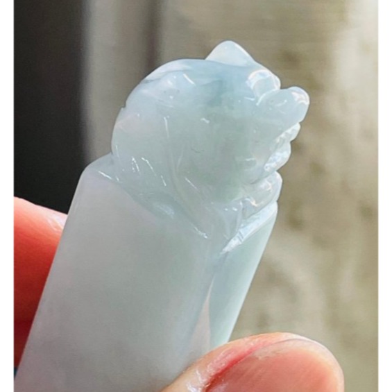 天然A貨緬甸玉 細潤藍綠手工雕招財納福貔貅翡翠印章/私章/方印 光滑細肉 勻稱滿底色 手捧元寶-細節圖4