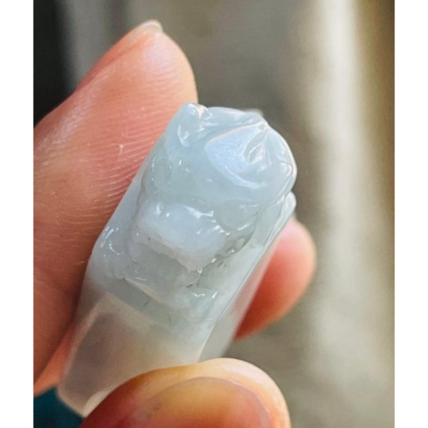 天然A貨緬甸玉 細潤淺藍綠手工雕招財納福貔貅翡翠印章/私章/方印 光滑細肉 勻稱滿底色 手捧元寶-細節圖6