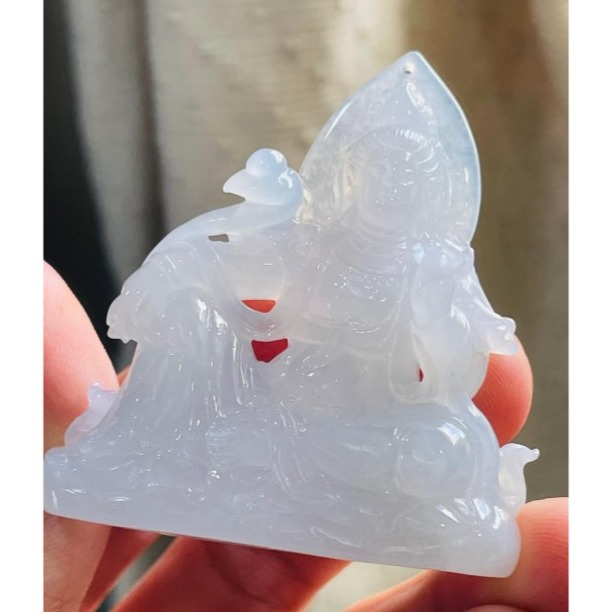 天然A貨緬甸玉 冰種白月光精工透雕自在觀音翡翠佛牌 冰膠透粉透藍 帶剛性泛藍光 精開莊嚴慈悲法像 附台証-細節圖4