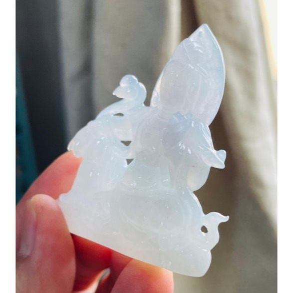 天然A貨緬甸玉 冰種白月光精工透雕自在觀音翡翠佛牌 冰膠透粉透藍 帶剛性泛藍光 精開莊嚴慈悲法像 附台証-細節圖6