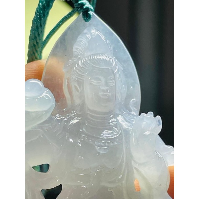 天然A貨緬甸玉 冰種白月光精工透雕自在觀音翡翠佛牌 冰膠透粉透藍 帶剛性泛藍光 精開莊嚴慈悲法像 附台証-細節圖9