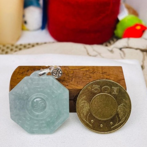 天然A貨緬甸玉 冰晴綠太極小八卦翡翠玉墜 起冰晶透滿綠好水頭 大小配戴無壓力-細節圖3