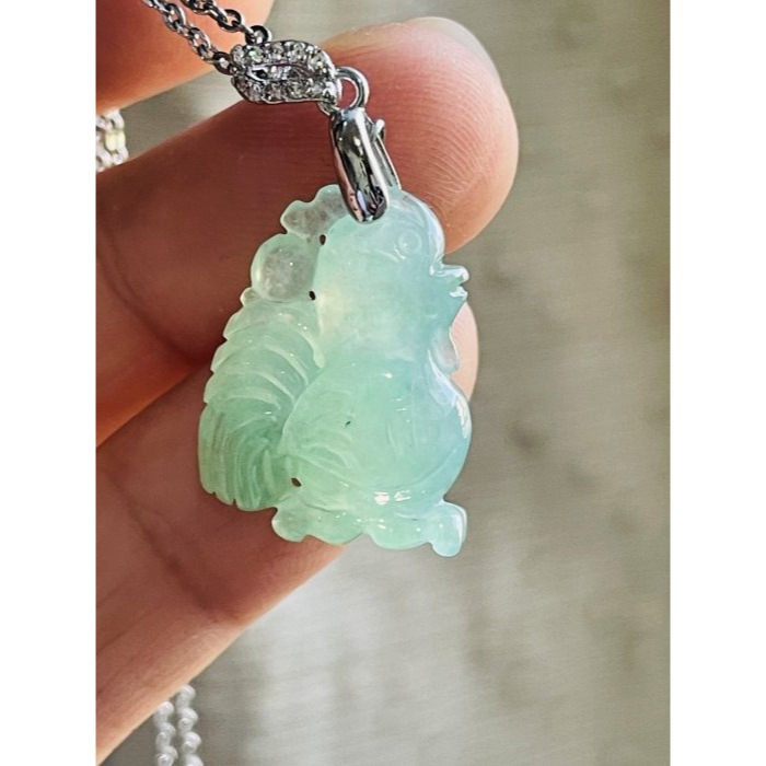 天然A貨緬甸玉 冰種青綠天賜良雞翡翠玉墜 起光感滿色冰綠 色純色滿勻稱 俏皮可愛小公雞-細節圖2