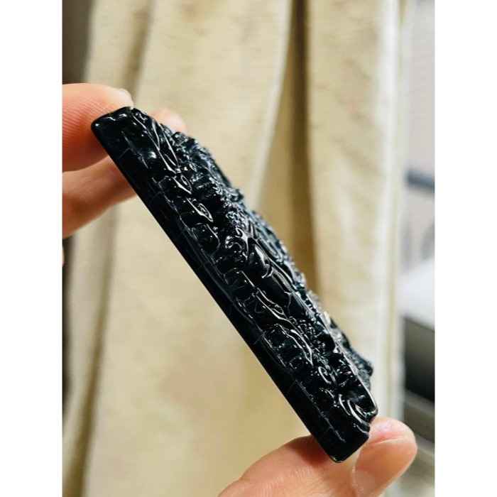 天然A貨緬甸玉 溫潤墨翠御龍關公翡翠玉牌 黑中透綠 顯工霧亮雙工 法像莊嚴 64方正牌形-細節圖5